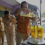 Jaga Hak Konsumen, Pemkot Kediri Lakukan Uji Takar MinyaKita Kemasan 1 Liter