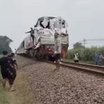 Truk Muatan Pupuk Tertabrak Kereta Api Di Seketi Ngadiluwih, 4 Orang Luka Serius