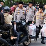 Berkah Ramadan, Kapolda Metro Jaya Gelar Aksi Sosial Berbagi Takjil Bersama Media