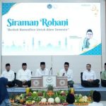 Kepala Kanwil Ditjen Imigrasi Jawa Timur Berbagi Takjil di Kantor Imigrasi Kediri