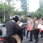 Kapolres Metro Jakarta Pusat Gelar Patroli Ramadhan Sambil Bagikan Takjil