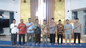 Kapolres Metro Jakarta Pusat Silaturahmi dengan Tokoh Agama, Tarawih Keliling, dan Ajak Warga Jaga Kedamaian Ramadhan