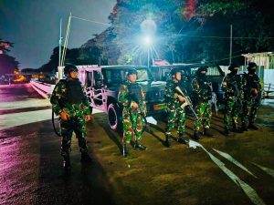 Ciptakan Kondusif Wilayah, Koramil 07/Cipayung Gelar Patroli Malam