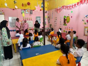 SPPG Polri di Pejaten Bagikan 3.417 Porsi MBG ke Anak-anak di Jaksel