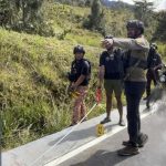 Respons Sigap Satgas Damai Cartenz: Evakuasi Korban dan Pengejaran Pelaku Penembakan
