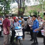 Kapolres Metro Jakarta Pusat Bagi Takjil, Warga Senen Antusias! 300 Paket Ludes Sekejap