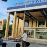 Kantor Imigrasi Kediri Gelar Nobar Indonesia vs Australia, dan Buka Bersama