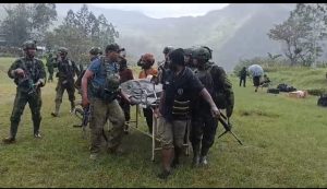 Polri dan TNI Berhasil Evakuasi Korban Serangan KKB di Distrik Anggruk