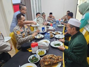 Kapolres Metro Jakarta Pusat Gelar Buka Puasa Bersama, Perkuat Sinergi dengan Tokoh Agama dan Aparat Wilayah