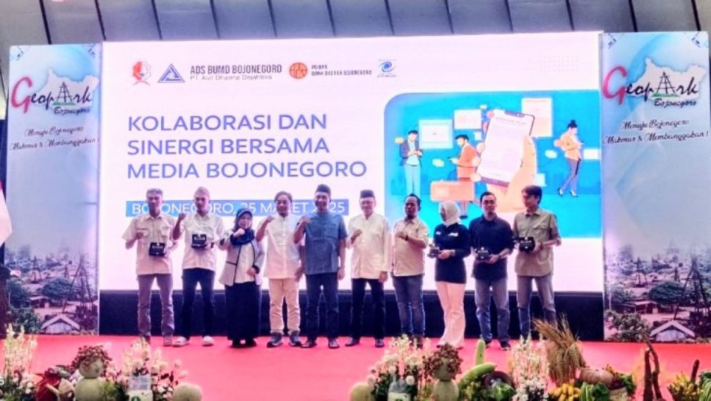 Open Kritik Bupati Bojonegoro Bukber Dengan Awak Media Ajak Kolaborasi Bangun Bojonegoro