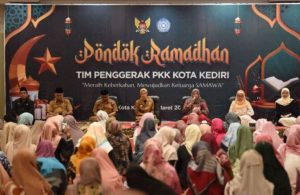 Wujudkan Keluarga SAMAWA, Wakil Wali Kota Kediri Buka Pondok Ramadhan TP PKK