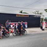 Bentuk Dukungan Dan Rasa Syukur Atas Disahkannya RUU TNI, Mahasiswa Dan Masyarakat Kab. Sambas Bagi Takjil Ramadhan