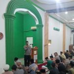Jelang Mudik Lebaran, Wakapolsek Pademangan Sosialisasi Layanan 110 Usai Salat Tarawih