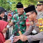 Sinergi TNI-Polri di Kepulauan Selayar: Patroli, Pengamanan, dan Berbagi Takjil di Penghujung Ramadhan