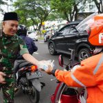 Korem 052/Wkr Berbagi 10.000 Takjil Gratis