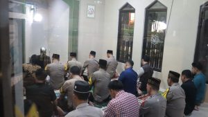 Kapolres Metro Jakarta Pusat Gelar Sholat Tarawih Keliling di Mushola Al Barokah