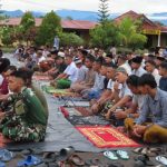 Dandim 1710/Mimika Laksanakan Sholat Idul Fitri di Lapangan Polres Mimika