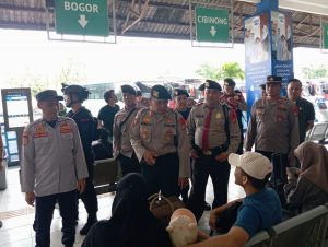 Pengamanan Pos Pelayanan Terpusat di Kampung Rambutan: Menjamin Keamanan Arus Mudik Lebaran 2025