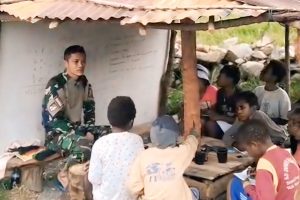 Satgas Yonif 112 Dharmajaya Beri Peluang Pendidikan bagi Anak-Anak Korban Kerusuhan di Kotabaru
