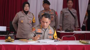 Wakapolres Metro Jakarta Timur Tinjau Posyan Kampung Rambutan, Pastikan Pelayanan Arus Balik Optimal