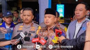 Kakorlantas Bersama Menhub Pantau Kendaraan di GT Banyumanik, Antisipasi Jelang Puncak Arus Balik Libur Lebaran 2025