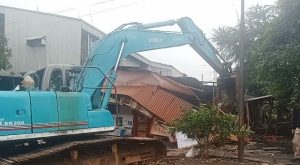 PT JIEP Kembalikan Fungsi Lahan Jadi Ruang Terbuka Hijau, 42 Warung Ditertibkan