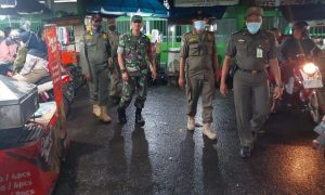 Babinsa Koramil 08/Johar Baru Bersama Tiga Pilar Laksanakan Patroli Cipta Kondisi