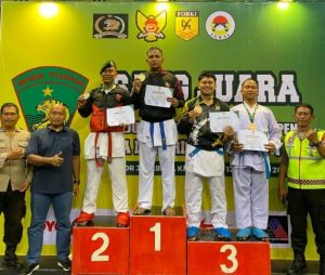 Anggota Polres Kediri Kota Meraih Juara 3 di Kejuaraan Karate Kediri Open Piala Danbrigif 16 Wira Yuda Tahun 2025