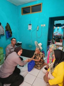 Polsek Ciputat Timur Sambangi Rumah Korban Dugaan Pelecehan Seksual Anak