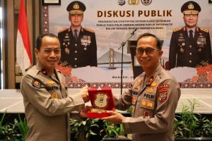 Divhumas Polri Gelar Diskusi Keterbukaan Informasi Publik Bersama Personel Polda Sulut