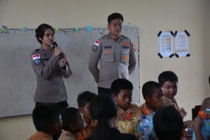 Doa Dari Anak-anak SD Torsina Atas Kebaikan Satgas Humas Ops Damai Cartenz