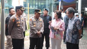 Kapolda Metro Jaya Tinjau Pengamanan Paskah di Gereja Katedral Jakarta