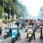 Walikota Kediri Berangkatkan dan Riding Vespa Bersama Komunitas Vespa, Peringati Hari Kartini 2025