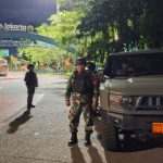 Jaga Kondusifitas Kampung, Koramil 03/Pasar Rebo, Ciracas Giat Rutin Patroli Malam