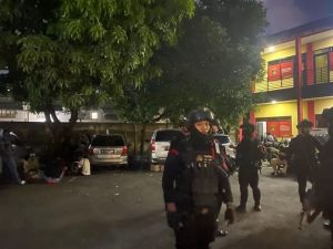 Brimob Polda Metro Jaya Siaga Antisipasi Bentrokan Ormas di Penjaringan