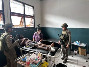 Aksi Cepat Satgas OPS Damai Cartenz-2025 di Puncak Jaya, Korban Luka Diselamatkan