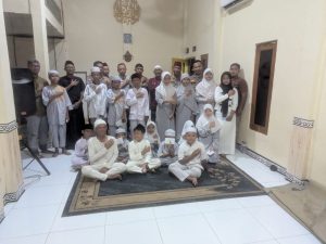 Polres Metro Jakpus Gelar Subuh Berjamaah dan Santunan Yatim Jelang May Day