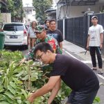 Tingkatkan Semangat Gotong Royong Babinsa Koramil 03/Senen Laksanakan Kerja Bakti