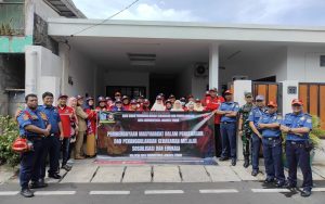 Melalui Komsos, Babinsa Kelurahan. Kayu Manis Bersama Sudin Penanggulangan Kebakaran dan Keselamatan Giat Sosialisasi