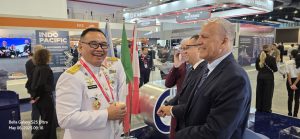 Bakamla RI Courtesy Call dengan Commandant SPCG di IMDEX Asia 2025