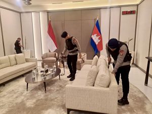 Satuan Brimob Polda Metro Jaya Amankan Kunjungan Presiden Senat Kerajaan Kamboja Melalui Sterilisasi Sejumlah Titik