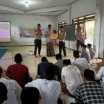 Polres Kediri Kota Gelar Edukasi Keselamatan Berlalu Lintas di Pondok Al-Falah Ploso Mojo