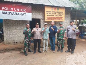 Rumah Reyot Diganti Harapan Baru, TNI-Polri dan Warga Bangun Tempat Tinggal Layak untuk Keluarga Buruh di Sidoluhur