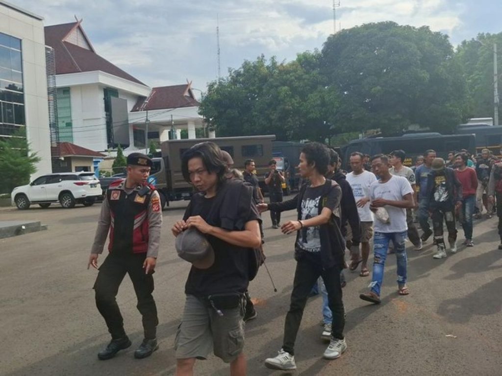 Polisi Tangkap Dua Puluh Tiga Preman Berkedok Jukir Liar di Bogor, Sita Uang Pungli dan Miras
