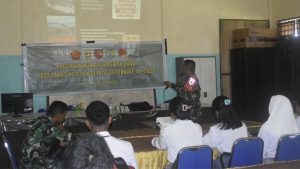 Satgas TMMD Ke-124 Kodim 1501/Ternate Berikan Penyuluhan Wawasan Kebangsaan Kepada Siswa SMK Fomarimoi