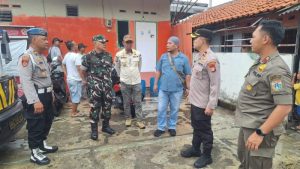 Tiga Pilar Jatinegara Tertibkan Spanduk dan Pos Ormas di Sekretariat PAC GRIB