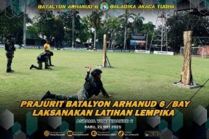 Prajurit Arhanud 6/BAY Asah Ketangkasan Lewat Latihan Lempar Pisau dan Kapak