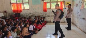 Eratkan Hubungan dengan Insan Pendidikan, Kapolsek Habinsaran Ajak Pelajar Fokus Untuk Belajar dan Kembangkan Prestasi