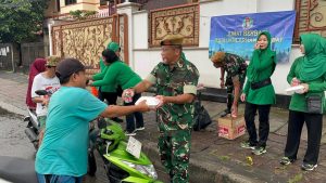 Prajurit Arhanud 6/BAY dan Persit Gelar Jumat Berbagi di Tanjung Priok