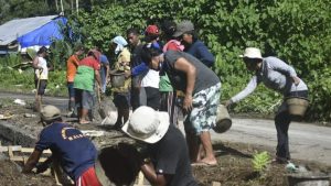 “Ibu-Ibu Super di TMMD” Menginspirasi Semangat Gotong Royong